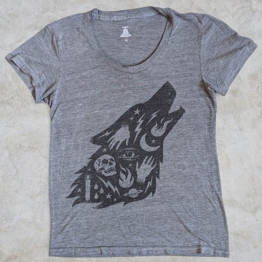🌈BELLWOODS BREWERY | Women's Gray Wizard Wolf Graphic Short Sleeve Tee M